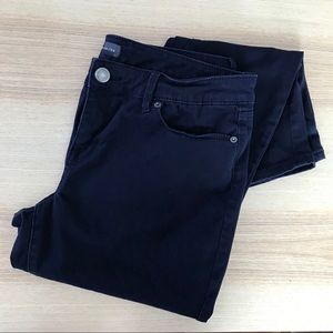 Limited Skinny Pant